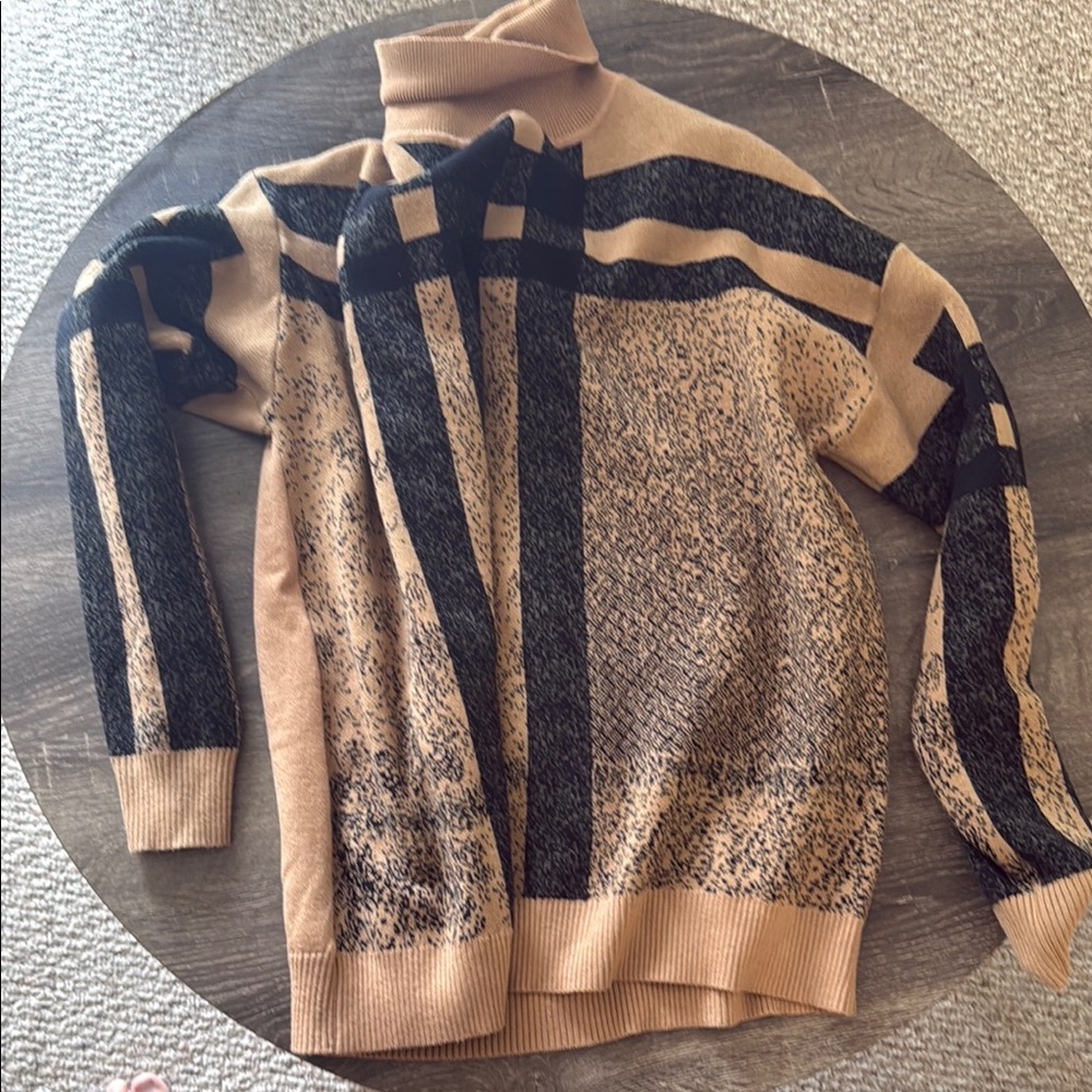 Men's Tan and Black Sweater